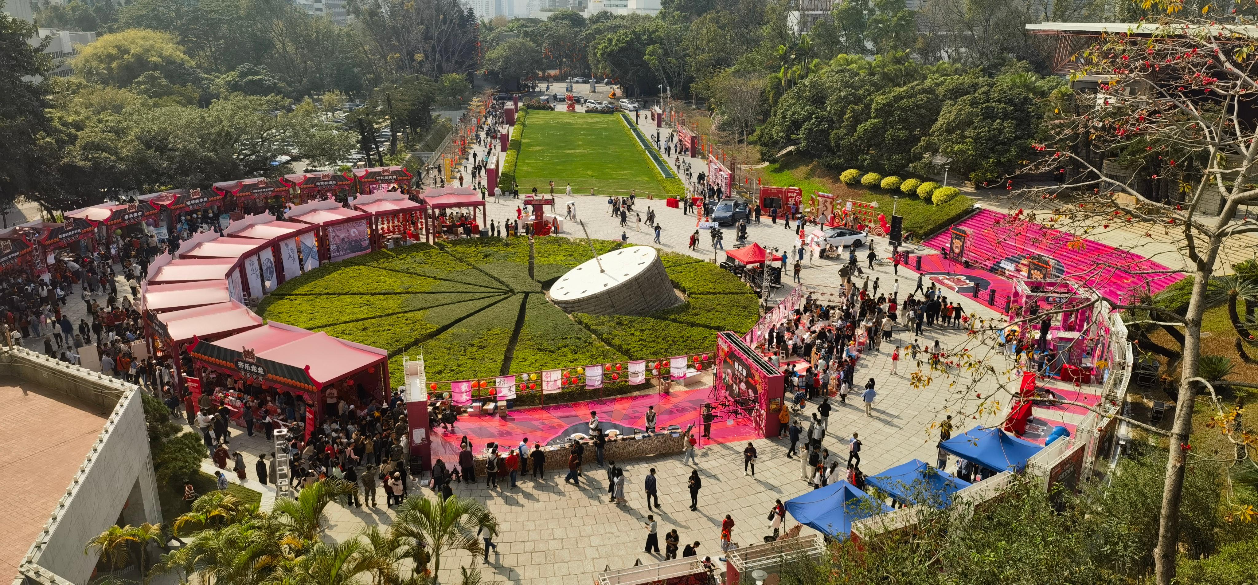 Join the vibrant Lantern Festival celebration at Liyuan! Tens of thousands of citizens gather with Shenzhen University faculty and students!