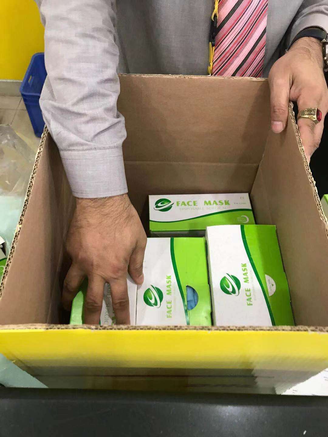 International student from Bangladesh bought 500 protective masks and couriered them to Shenzhen University